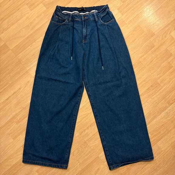 Lionesses Slouched Pleated Wide Leg Jeans Size Medium - Picture 5 of 6